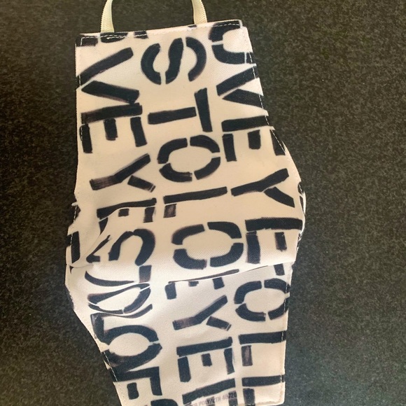 Kerri Rosenthal mask - Picture 2 of 2